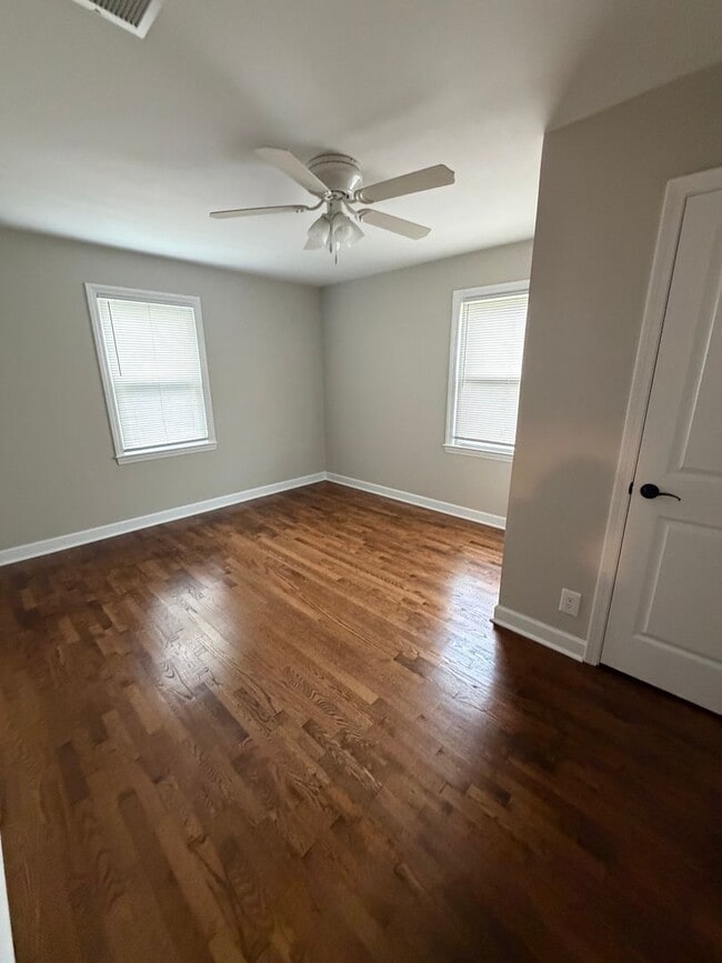 Building Photo - 2 Bedroom / 1.5 Bath Home in Kingsport TN
