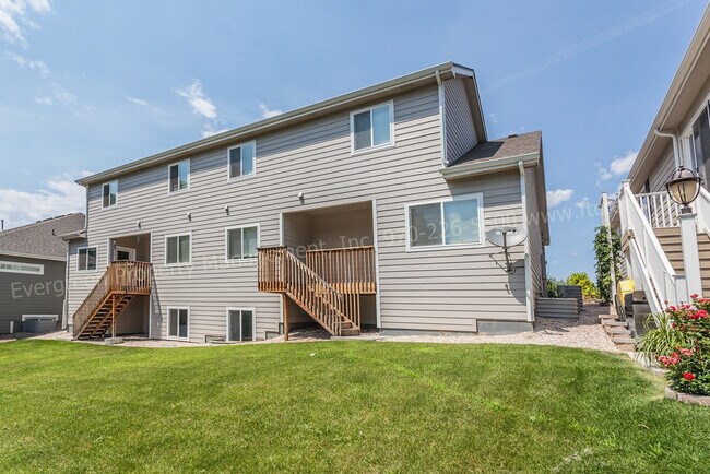 Building Photo - 6106-6106 W 8th St