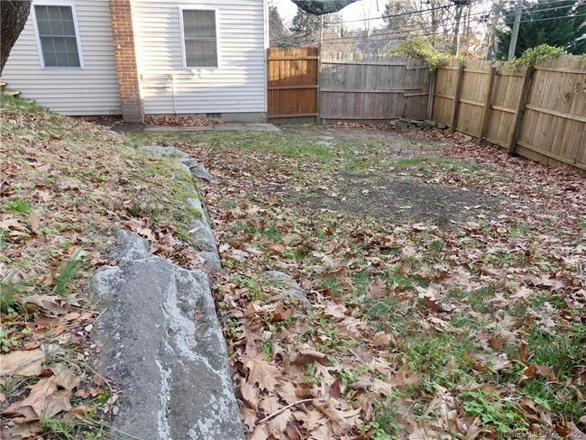 Building Photo - 12 W Rocks Rd