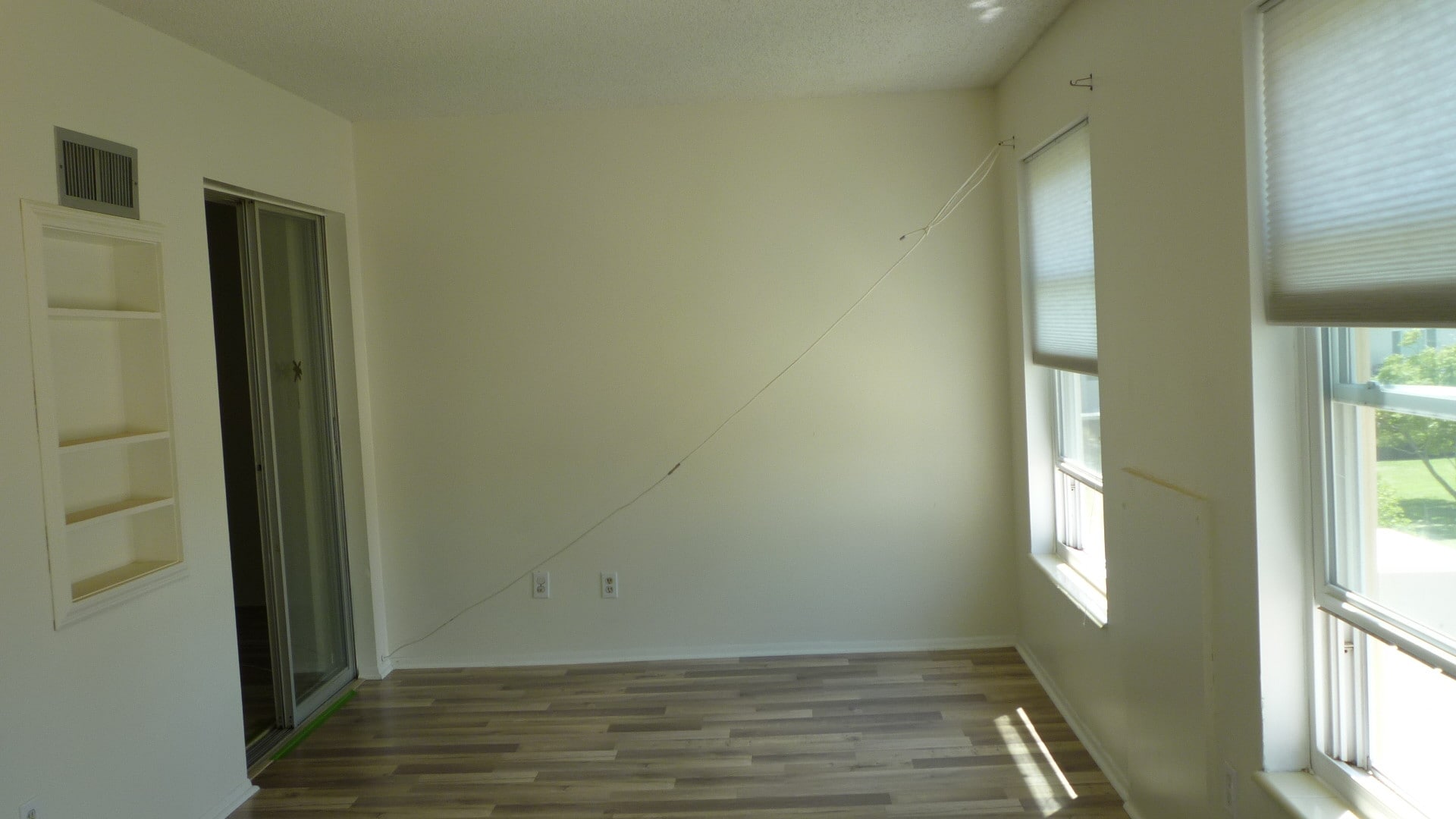 Building Photo - 2402 Ecuadorian Way