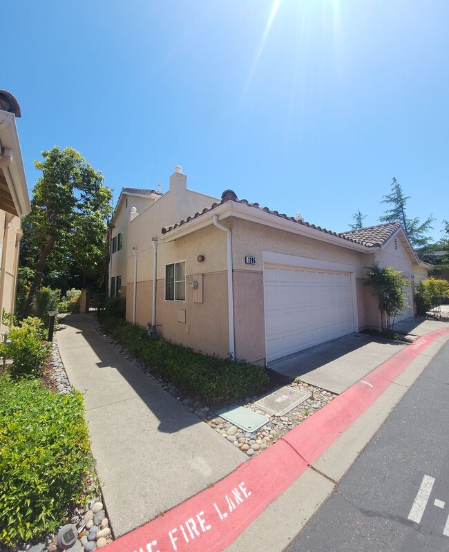 Building Photo - Fantastic home in the Arbors!