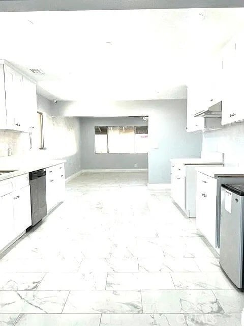 Building Photo - 1010 Douglas St