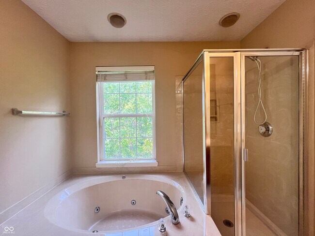 Building Photo - 3332 Decker Ridge Dr
