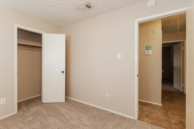 Building Photo - 21002 Ironcrest Ln