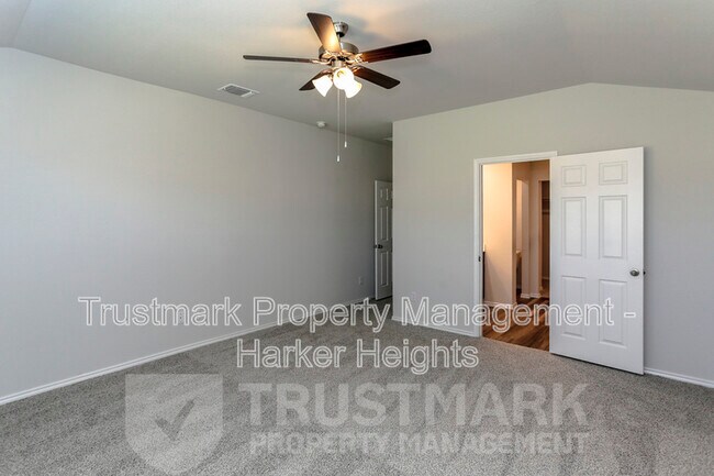 Building Photo - 1003 Cedar Trl