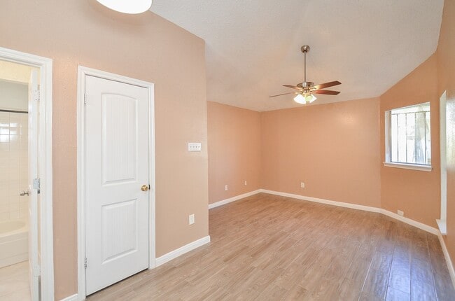 Building Photo - 11866 Greenloch Ln