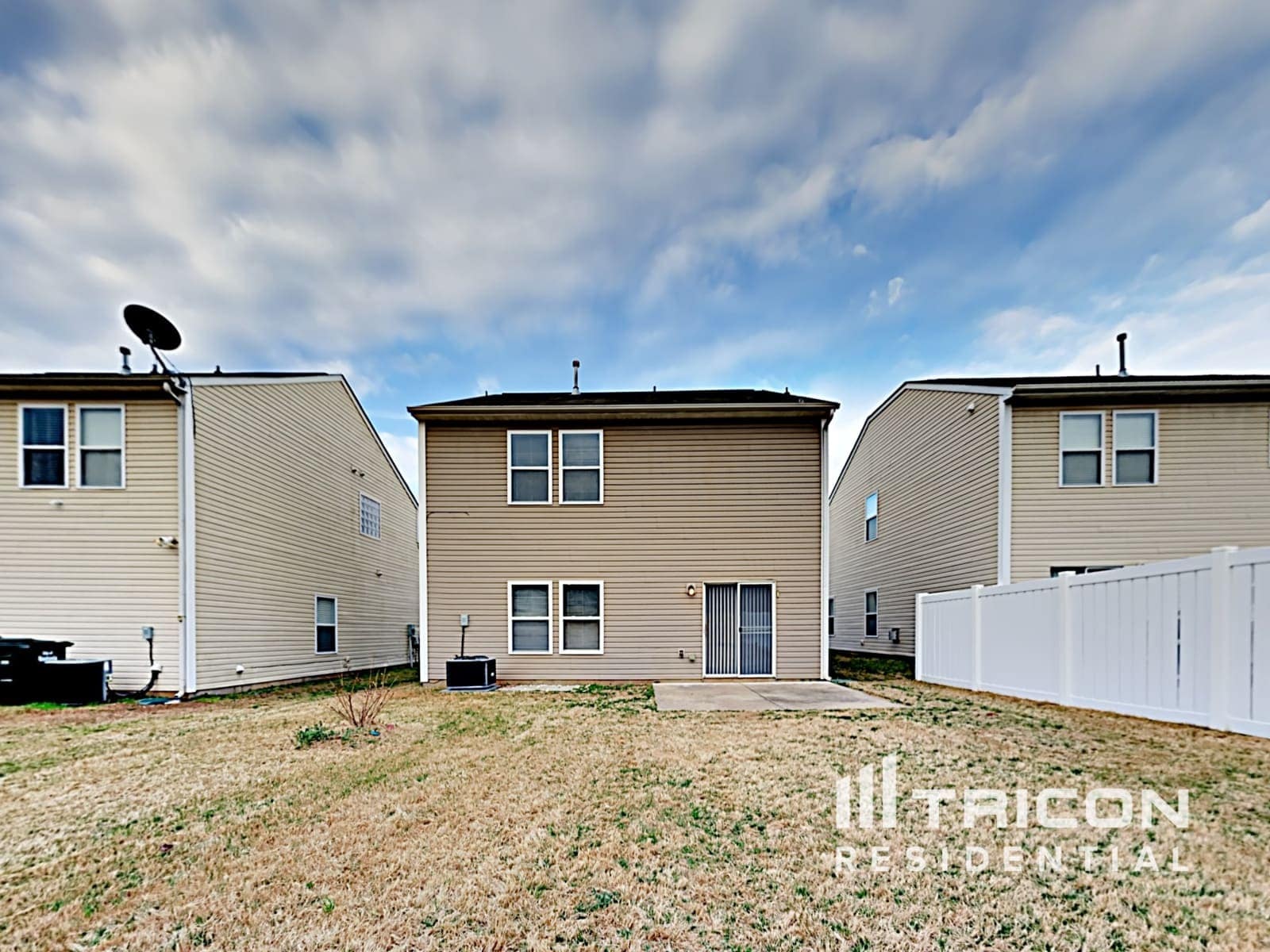 Building Photo - 964 Willow Creek Dr
