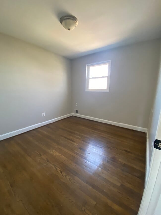 Building Photo - 314 Clifford Ave