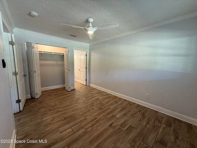 Building Photo - 337 Mc Leod Dr