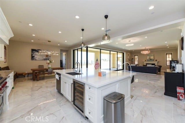 Building Photo - 222 Clear Falls