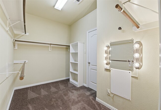 Building Photo - 4802 Taylor Drive