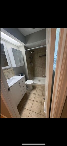 Building Photo - 86 Edward Dr