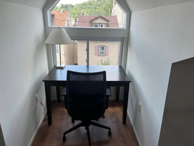 Building Photo - New Renovation - Lawrenceville Home