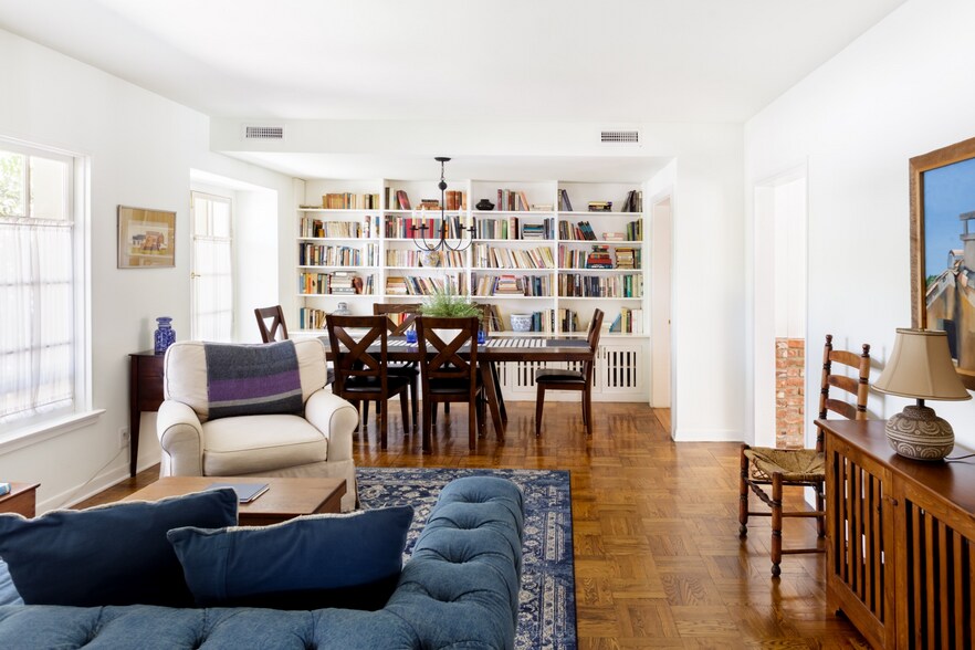 Dining - 5108 Strohm Ave
