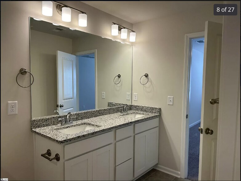 Building Photo - 3062 Hillgate Trl