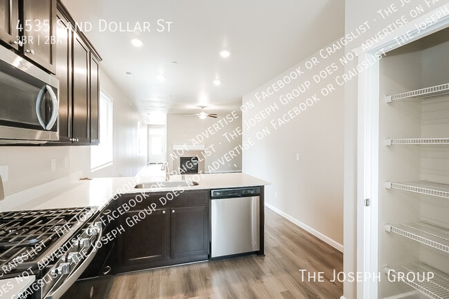 Building Photo - 4535 Sand Dollar Dr