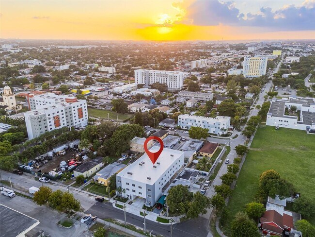 Building Photo - 3728 NW 19th Ave