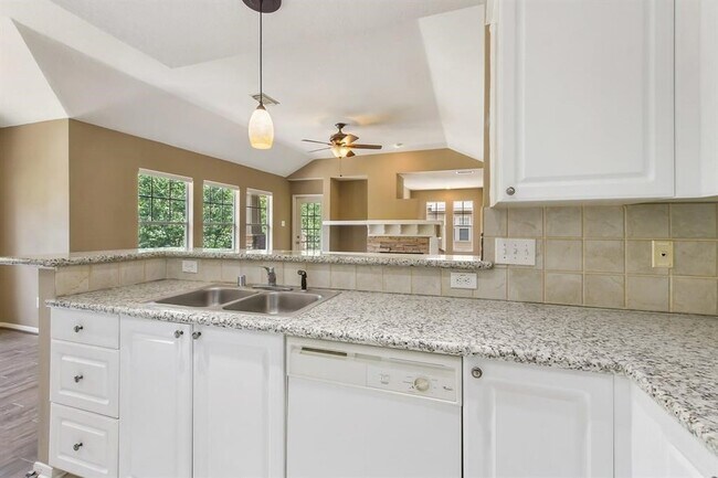 Building Photo - 80 Scarlet Woods Ct