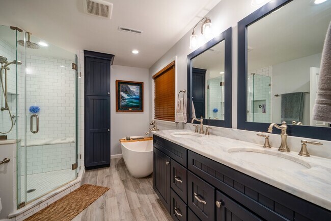 Building Photo - Extensively Renovated 4-Bedroom Home in Prime Location! Unbelievable custom kitchen.