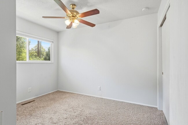 Building Photo - 1273 N 400 E