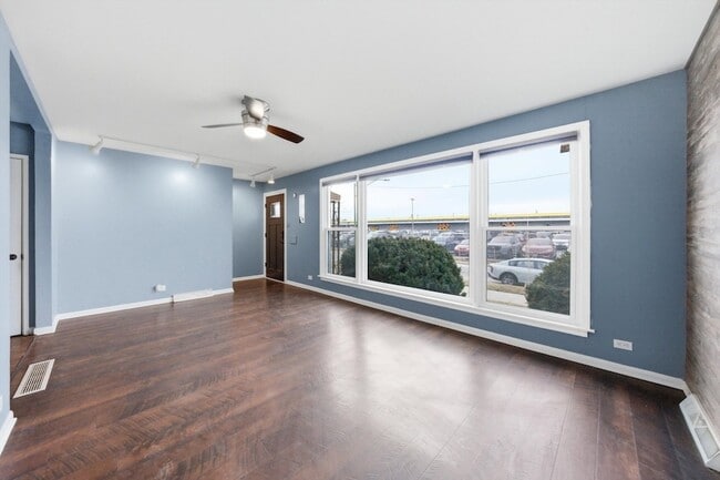 Building Photo - 4605 S Laramie Ave