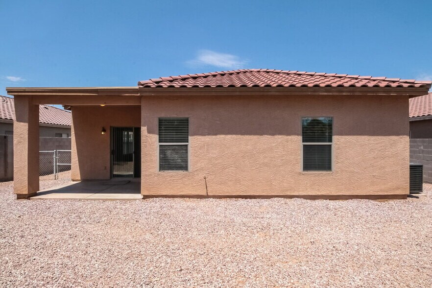 Building Photo - 33337 N Sonoran Trail