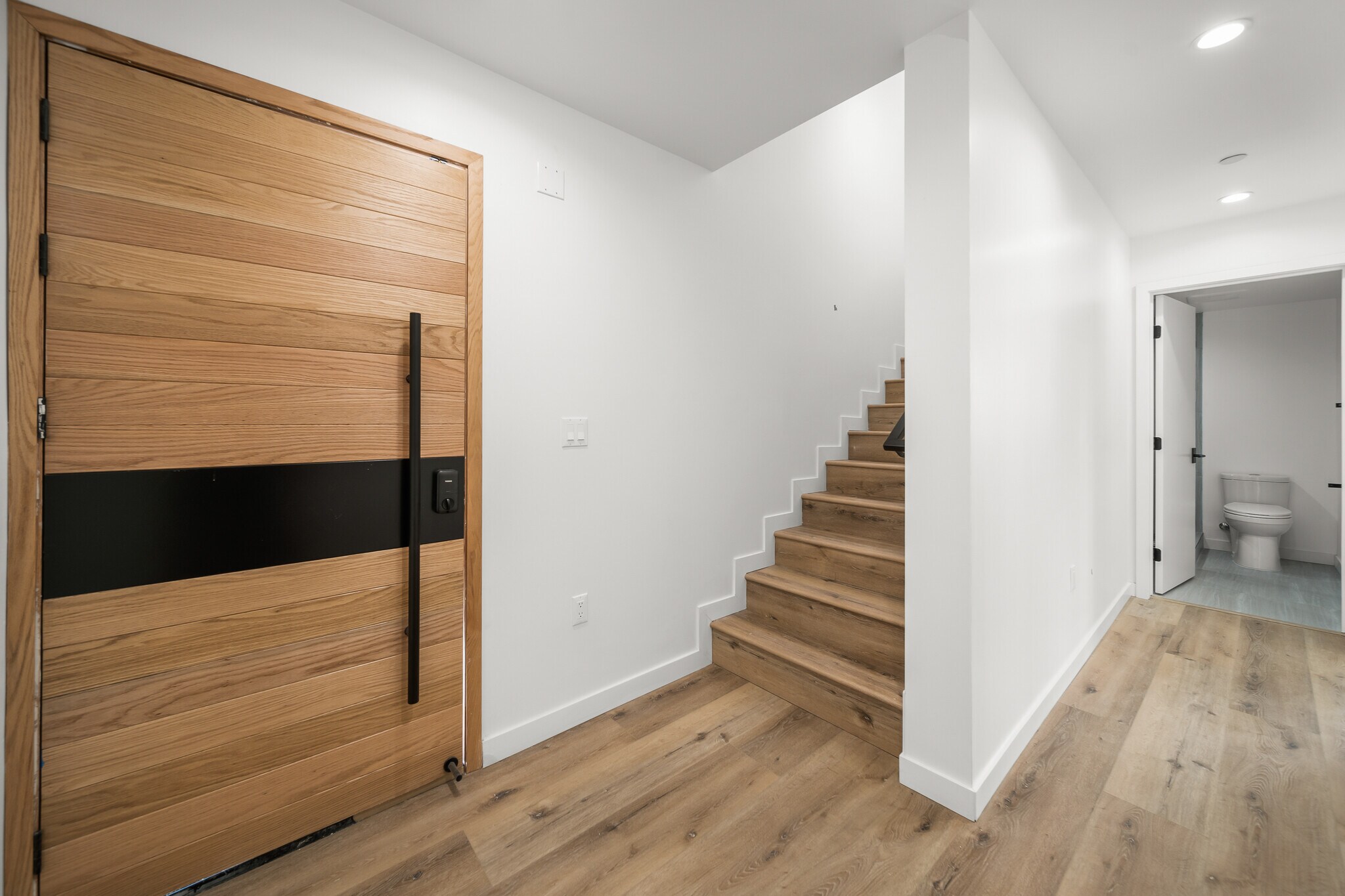 Building Photo - 6049 Craner Ave