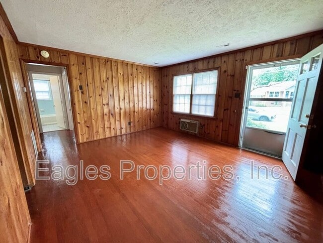 Building Photo - 411 Beech St