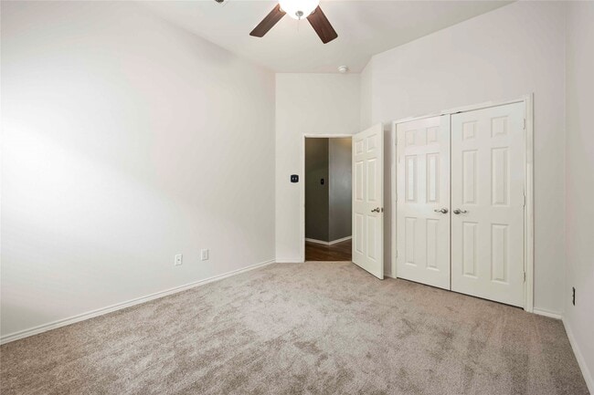 Building Photo - 2019 Shore Breeze Dr