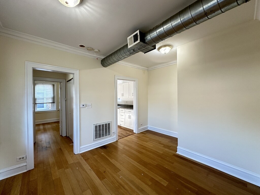 Building Photo - 3533 W Fullerton Ave