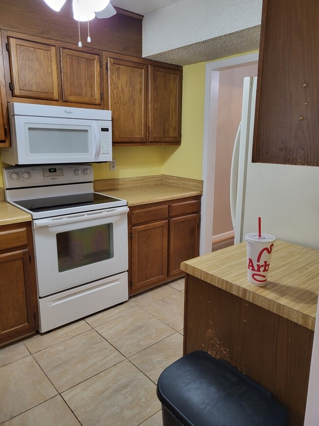 Building Photo - 1754 Early Settlers Rd