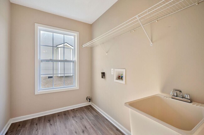 Building Photo - Perfect Family Layout with Office & Large Fenced Backyard