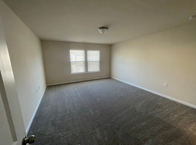 Building Photo - 228 Ribbon Rail St