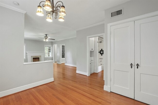 Building Photo - 6166 Oram St