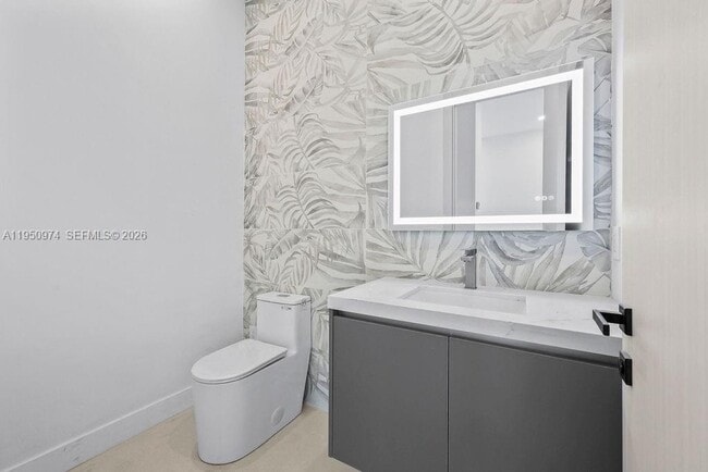 Building Photo - 1321 NE 13th Ave