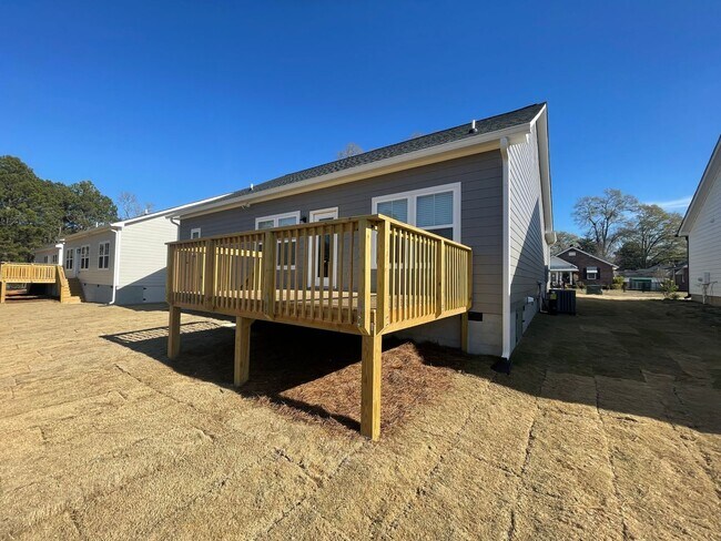 Building Photo - Brand New 3/2 House in Celanese- $1,995
