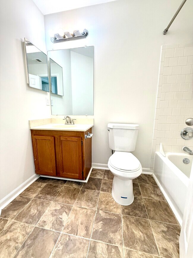 Building Photo - 1971 Darlington Loop