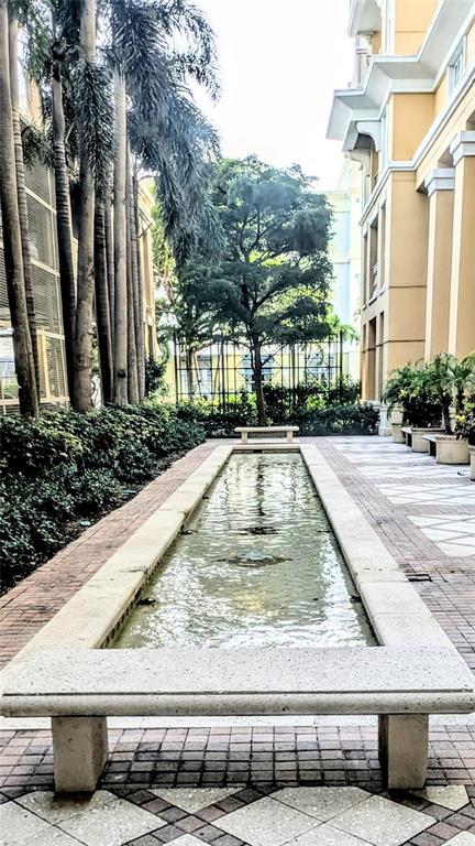 Building Photo - 750 N Tamiami Trl