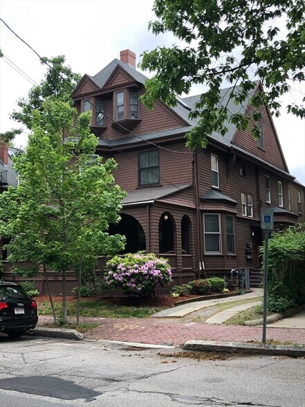 Primary Photo - 61 Garfield St