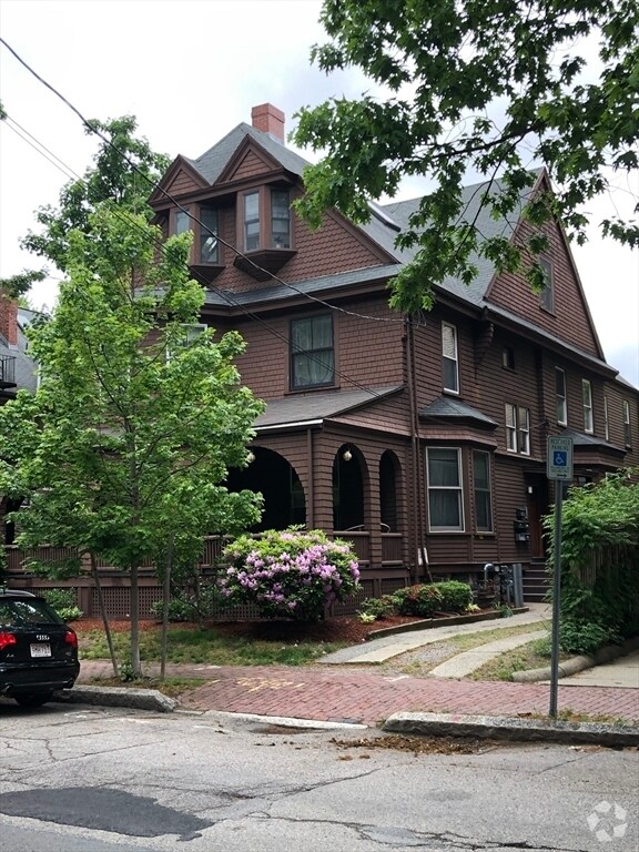 Building Photo - 61 Garfield St