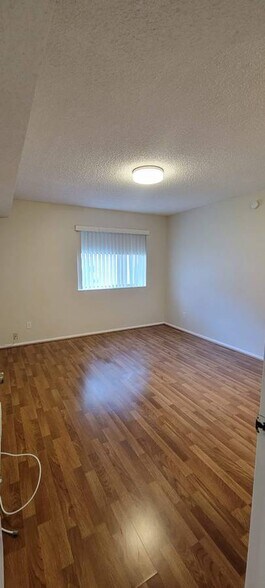 Room - 10450 SW 157th Ct