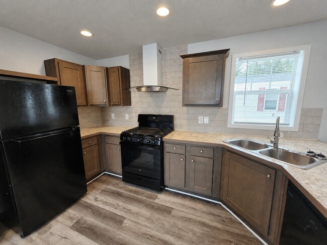 Building Photo - 46 Parakeet Hill Dr