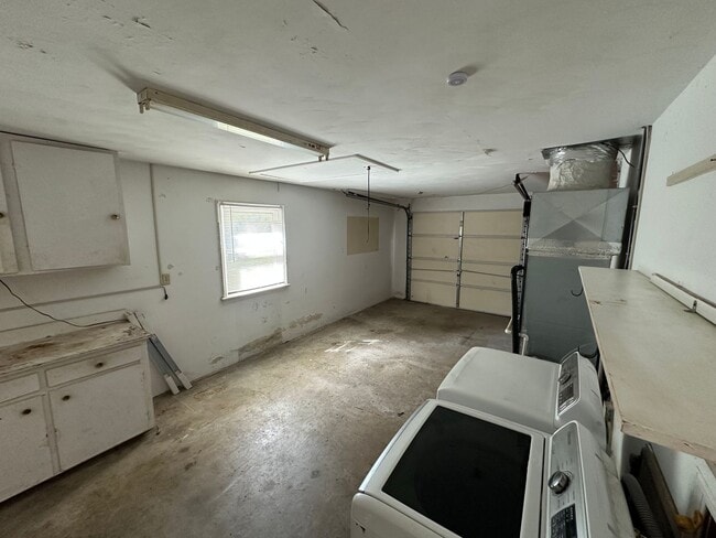 Building Photo - 1408 Dermott Ave