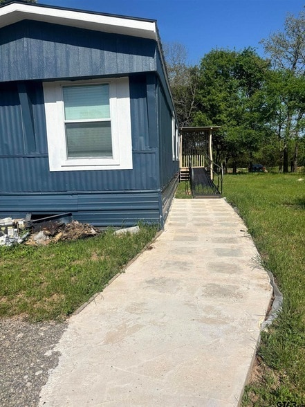 Building Photo - 4005 County Rd 3190