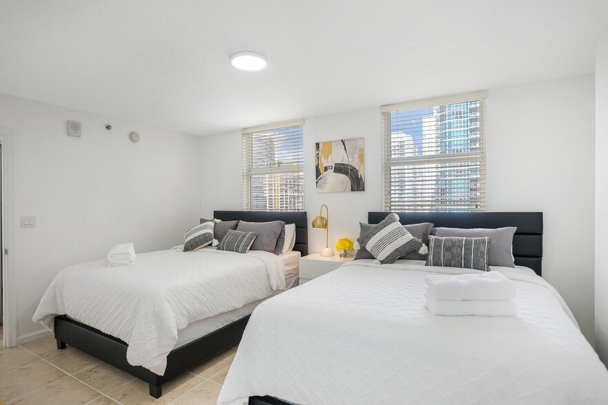 Master Bedroom - 1200 Brickell Bay Dr