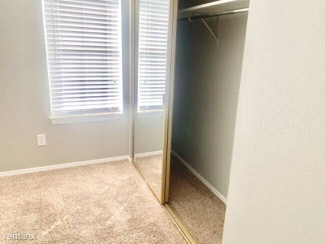 Building Photo - 2 br, 1 bath Condo - 2320 Melissa Dr