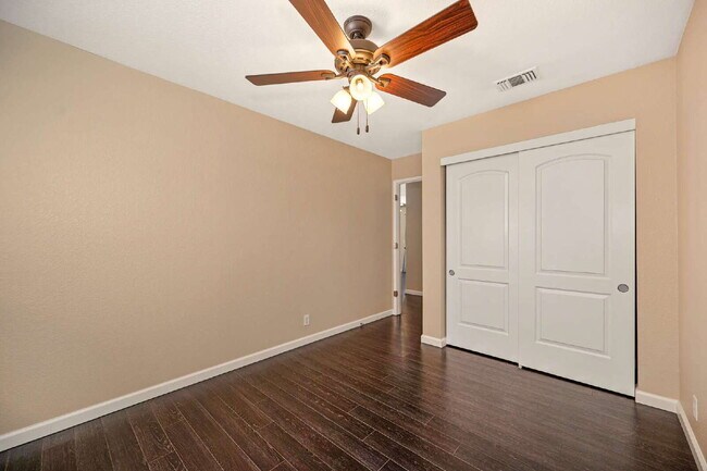 Building Photo - Unique Opportunity!