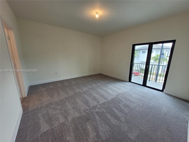 Building Photo - 4558 NW 83rd Ave