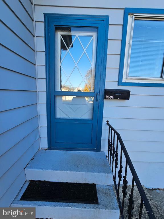 Building Photo - 959 S Main St