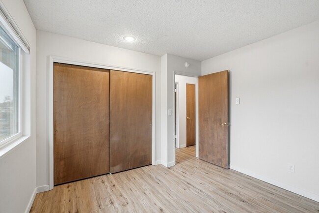 Building Photo - 3106 E 27th Ave